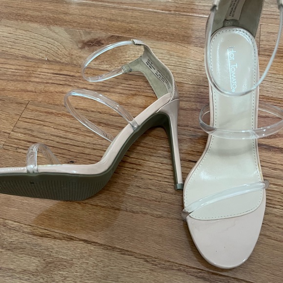 Nude Heels - Picture 2 of 3